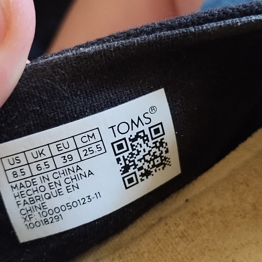 TOMS Women's Black Canvas Shoes Size 8.5 Slip On Style Comfortable Soft - Picture 5 of 5